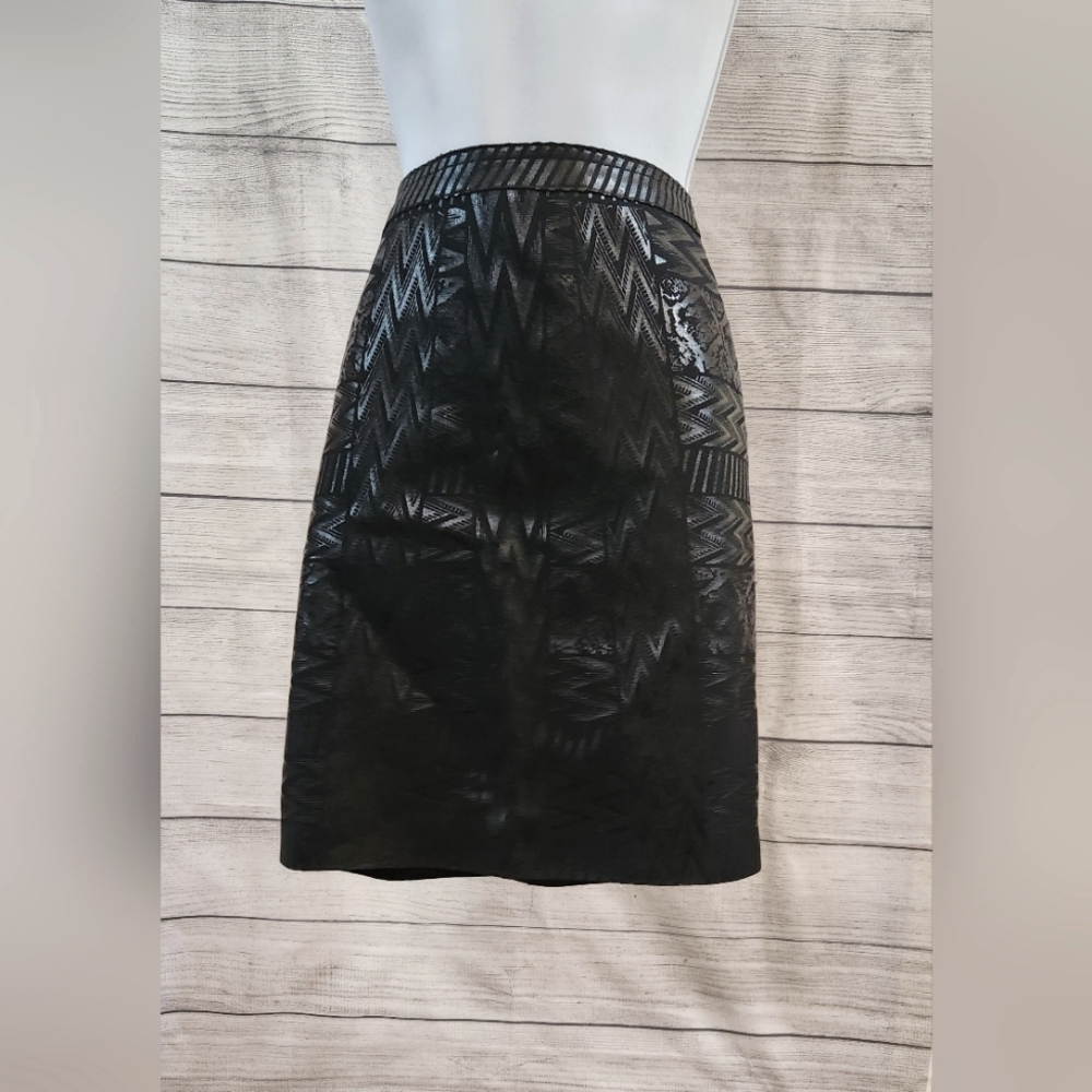 Black tribal print body con skirt. XL